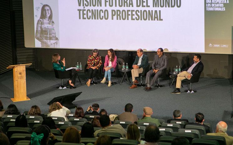 Instituto Profesional y Centro de Formación Técnica Santo Tomás lanzaron su Política de Innovación y Emprendimiento