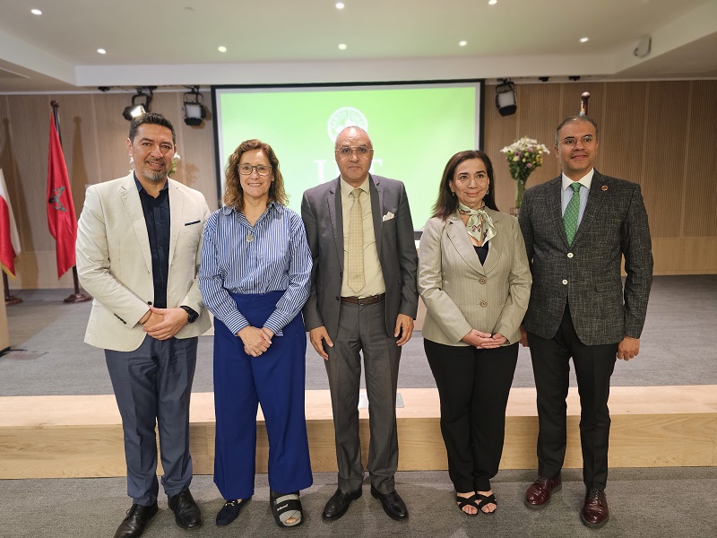 Charla "La iniciativa real para el atlántico: Partenariado sur-sur y posicionamiento mundial de Marruecos" se llevó a cabo con éxito en UST