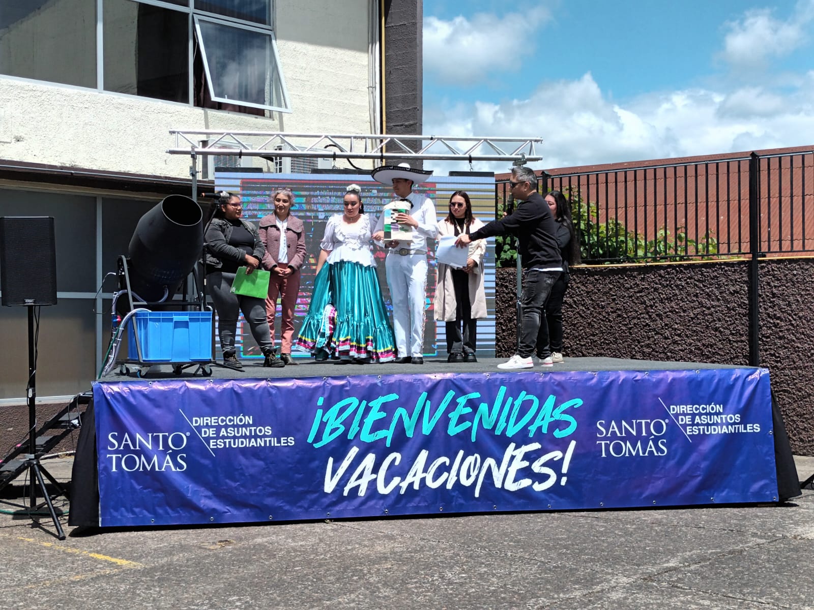 Con diversas actividades para la comunidad tomasina la DAE finalizó el año académico