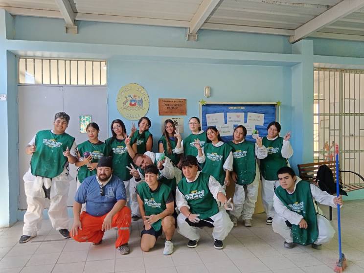 Estudiantes de Santo Tomás Copiapó realizaron trabajos de mejoramiento en la Escuela Marta Aguilar Zerón de Tierra Amarilla