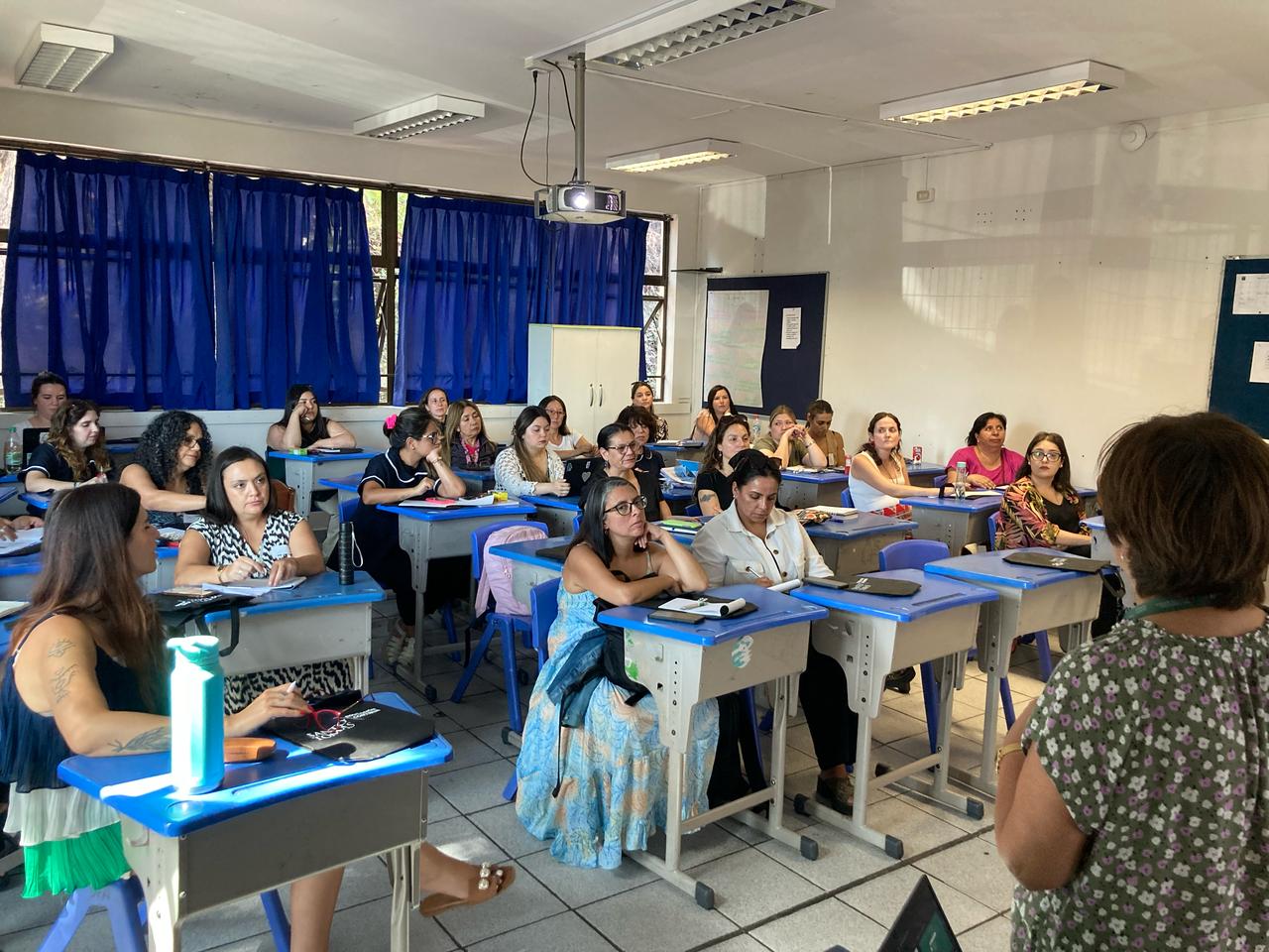 Santo Tomás lidera capacitación docente en Corporación de Educación y Salud de Las Condes