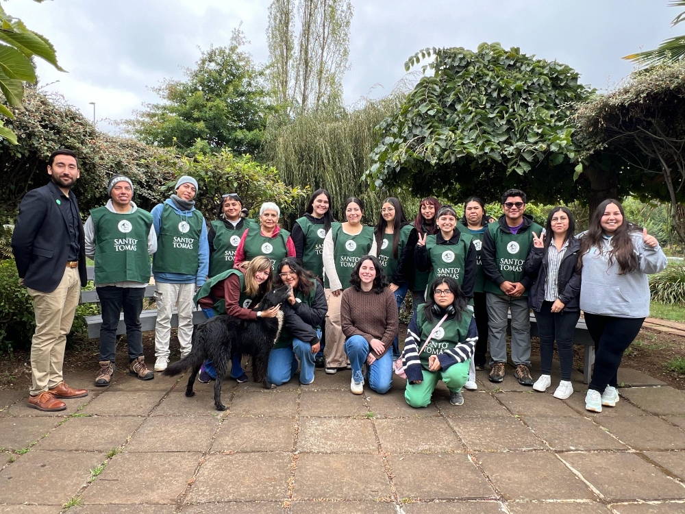 Estudiantes de Santo Tomás Temuco realizan jornada de solidaridad en el Hogar Revoso de Padre Las Casas