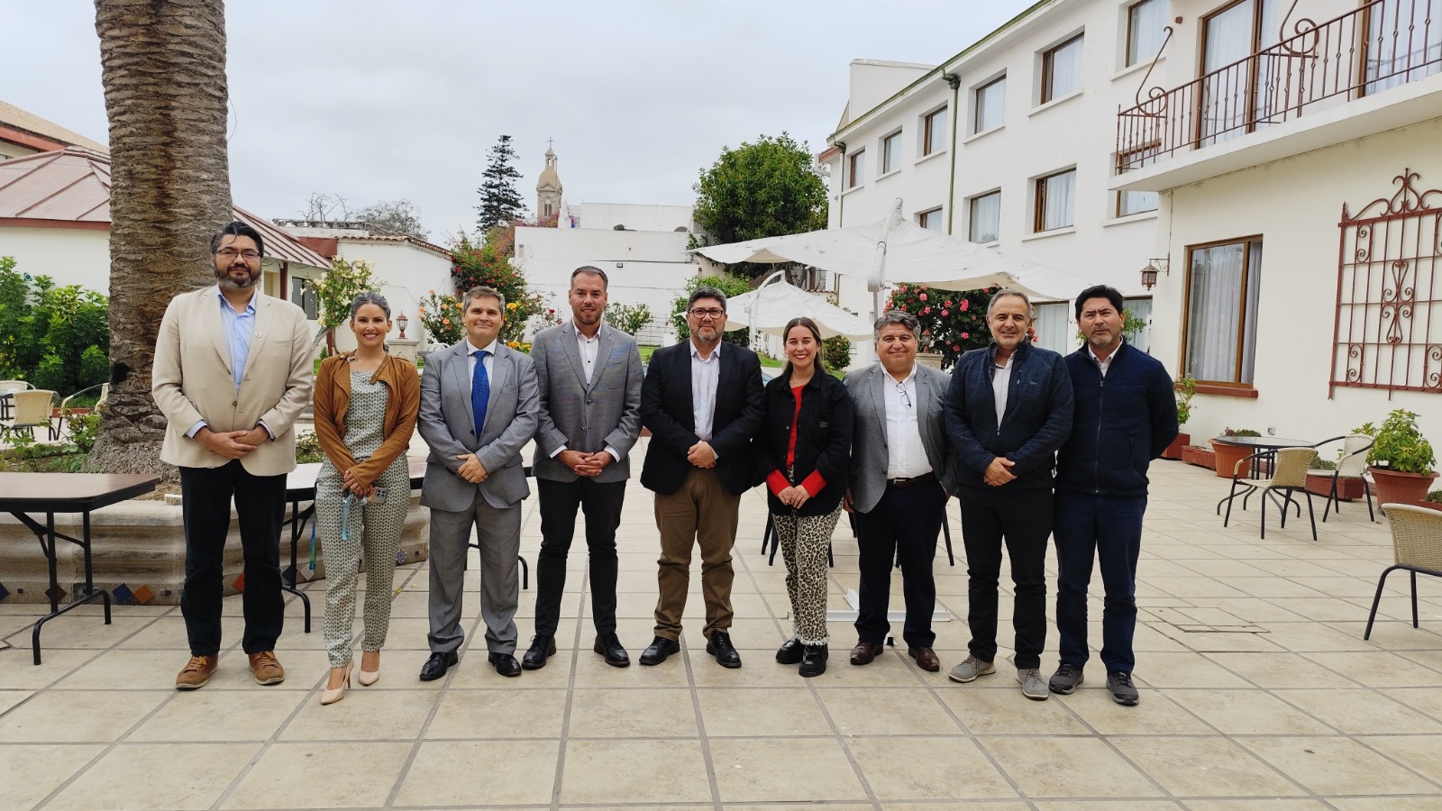 Santo Tomás y Gobierno Regional se reúnen para dar a conocer proyectos VCM de UST, IP y CFT