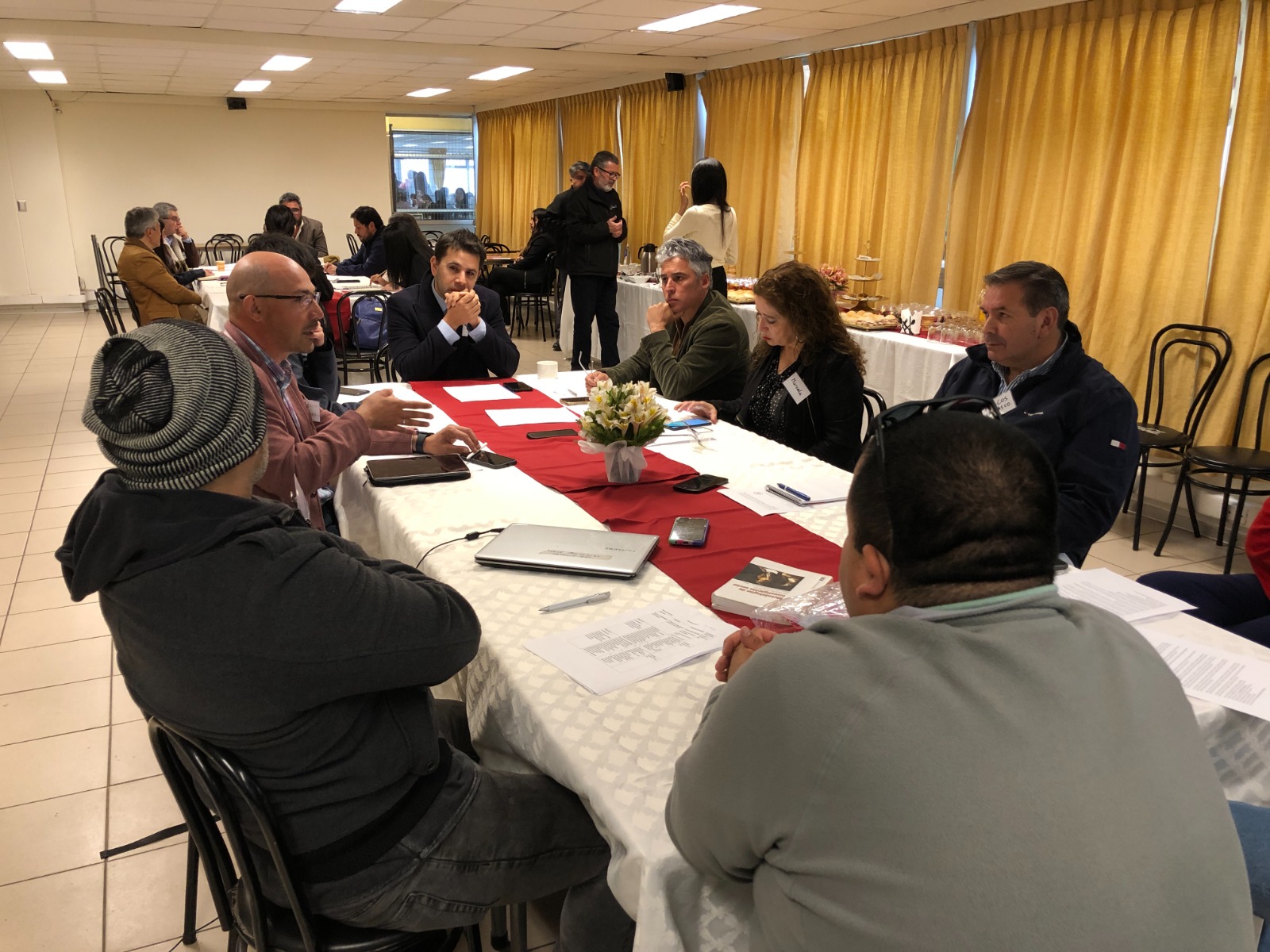 Programa de aceleración de inversiones de la UST realizó taller de validación de sus lineamientos estratégicos