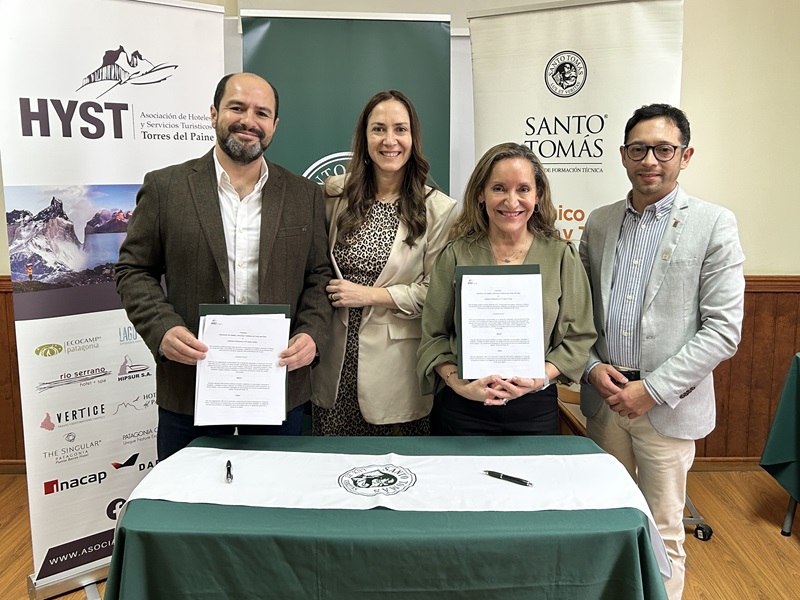 Santo Tomás y la Asociación de Hoteles y Servicios Turísticos de Torres del Paine sellan importante alianza