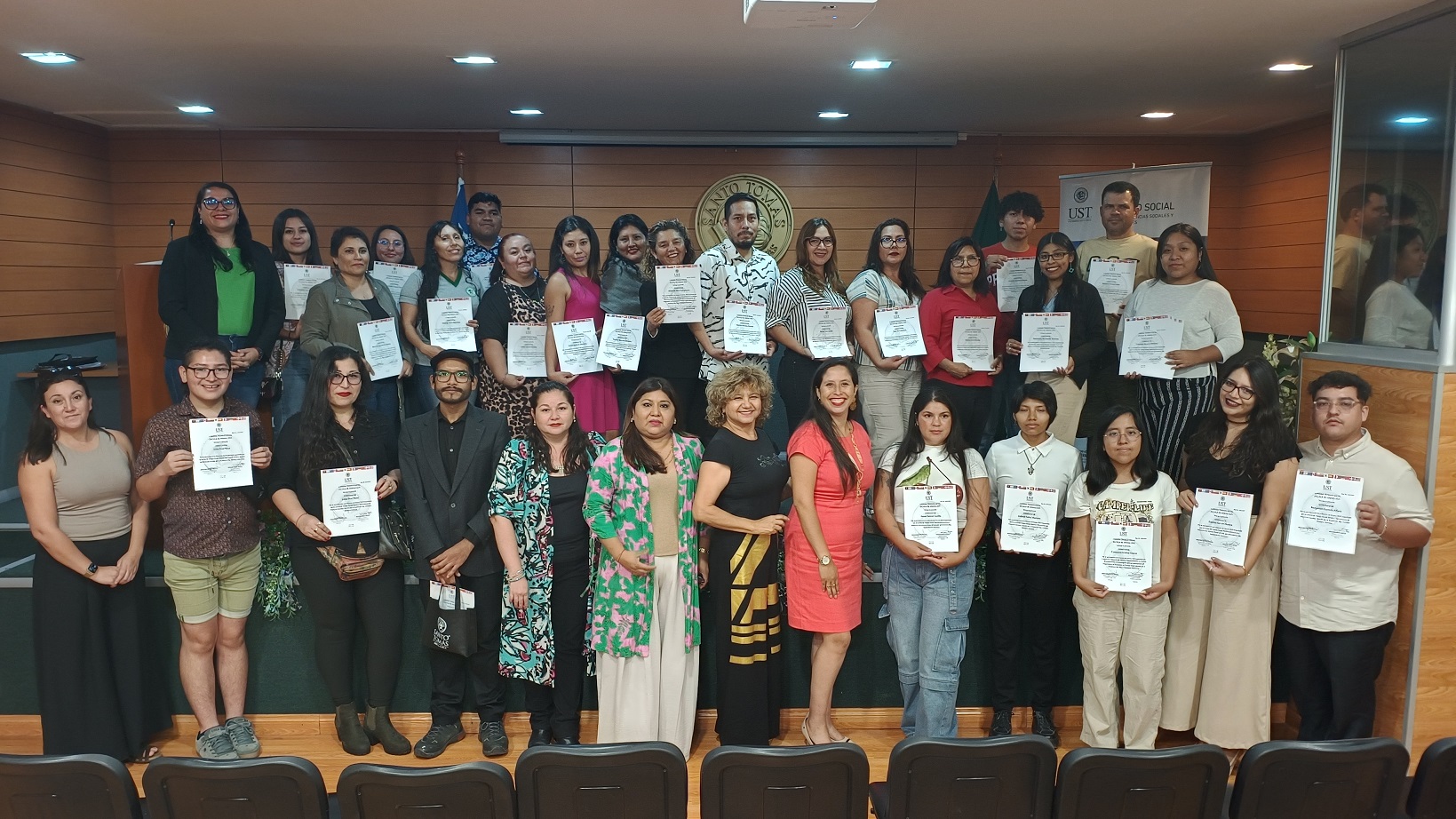 Escuela de Verano de la Universidad Santo Tomás, cerró ciclo 2025 con certificación