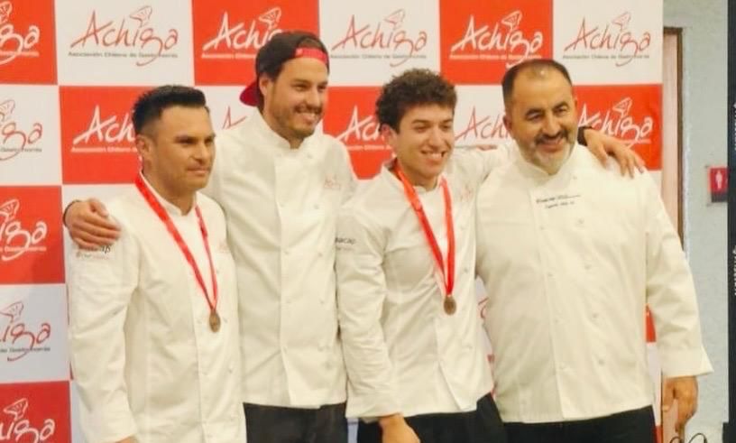 Jefe de Carrera de Gastronomía del IP-CFT Santo Tomás Santiago Centro obtiene el tercer lugar nacional en concurso de cocina chilena