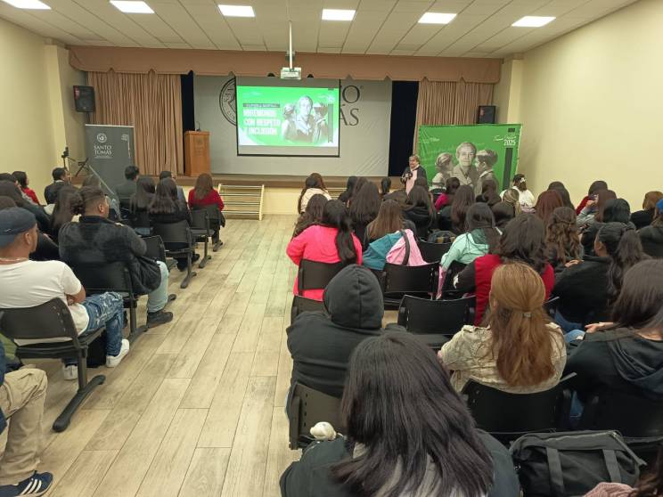 Santo Tomás Copiapó hizo lanzamiento de su tema Sello 2025 con Charla sobre Gabriela Mistral