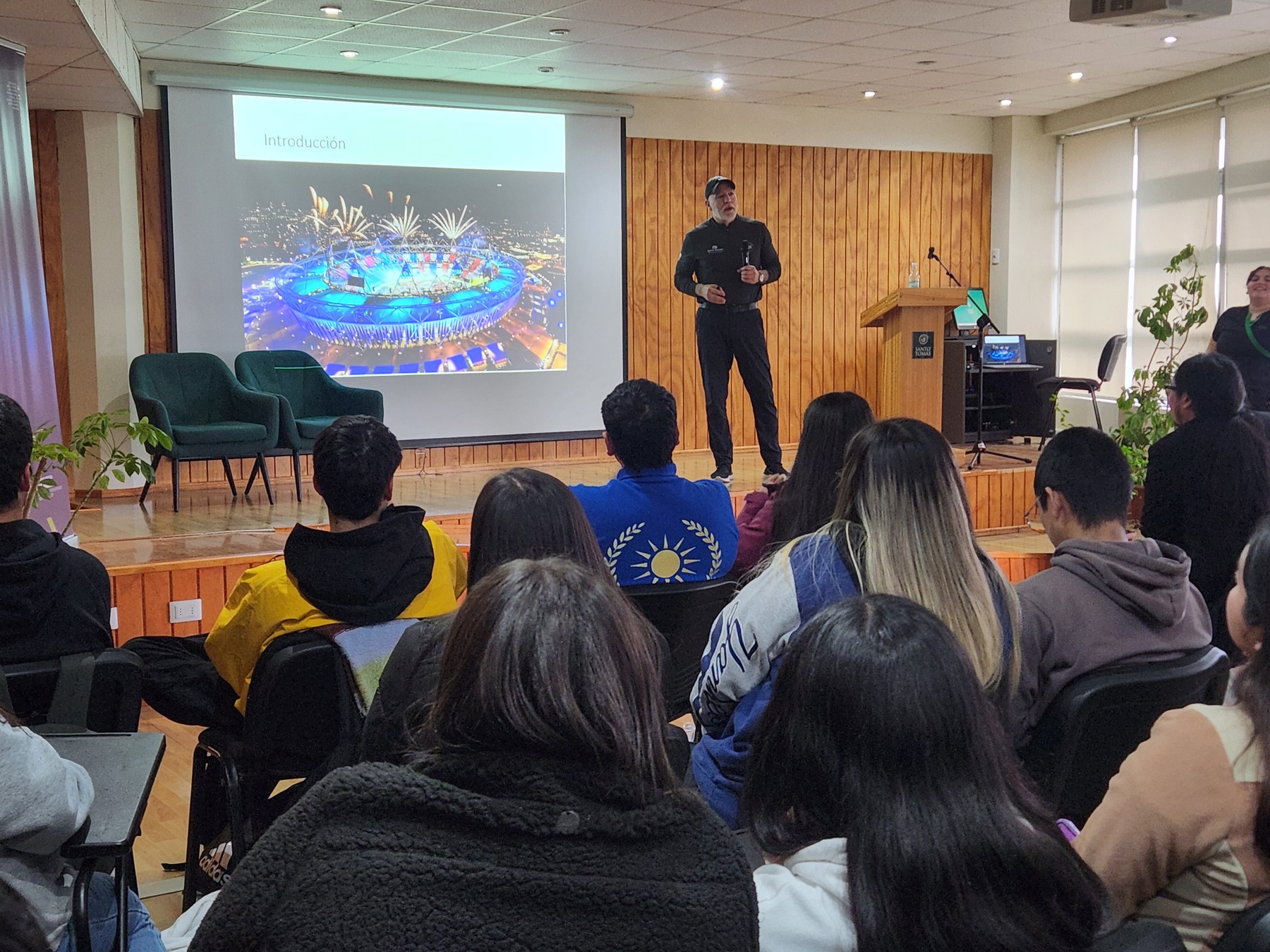Jornada reunió a estudiantes y profesionales en torno a los diversos roles de la Kinesiología