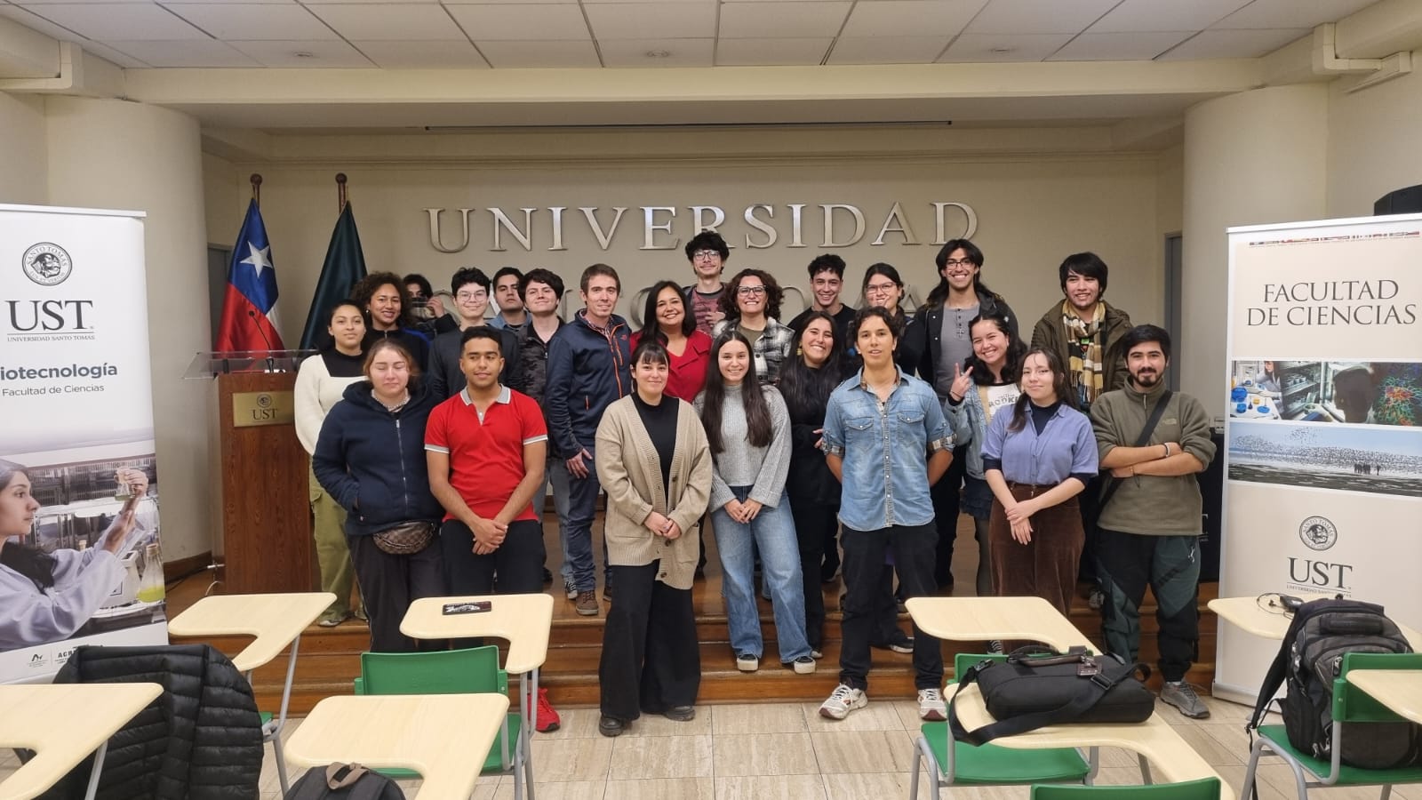 Estudiantes de Biotecnología comparten experiencias en congresos y pasantías científicas en Seminario "Experiencias que transforman"
