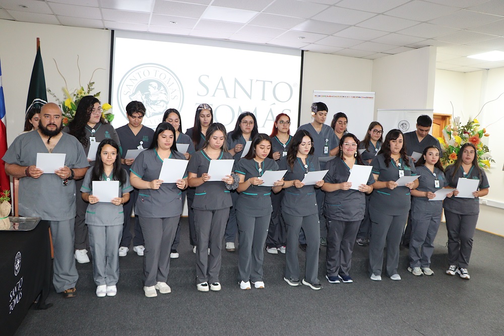 Estudiantes de Terapia Ocupacional de la Universidad recibieron su investidura
