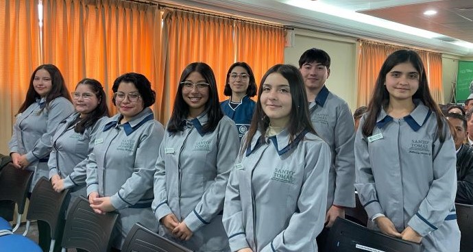 Estudiantes del área de Educación fueron investidos para iniciar su etapa de práctica en terreno