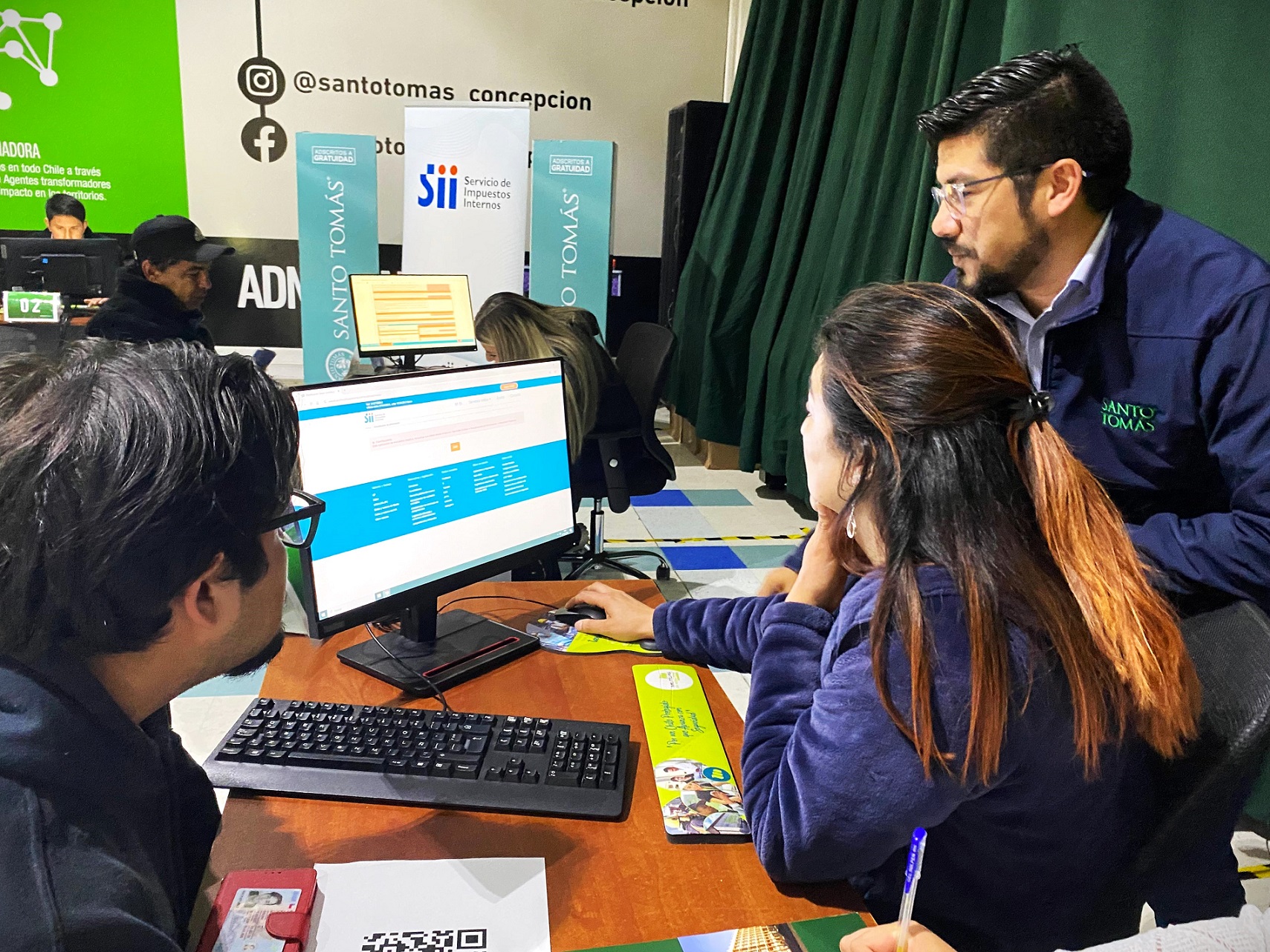 En Santo Tomás Concepción estudiantes realizaron más de 200 atenciones por Operación Renta 2025