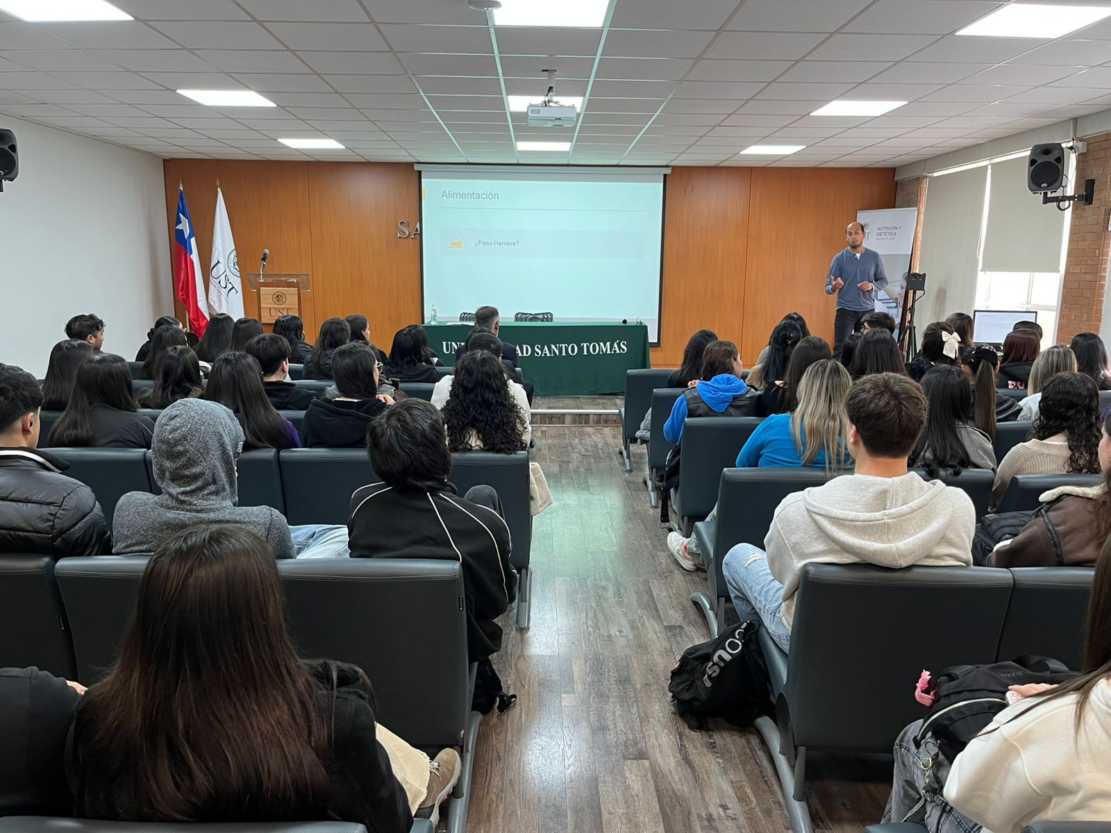 Carrera de Nutrición y Dietética de la UST Talca promueve el autocuidado e integración estudiantil en jornada de bienvenida