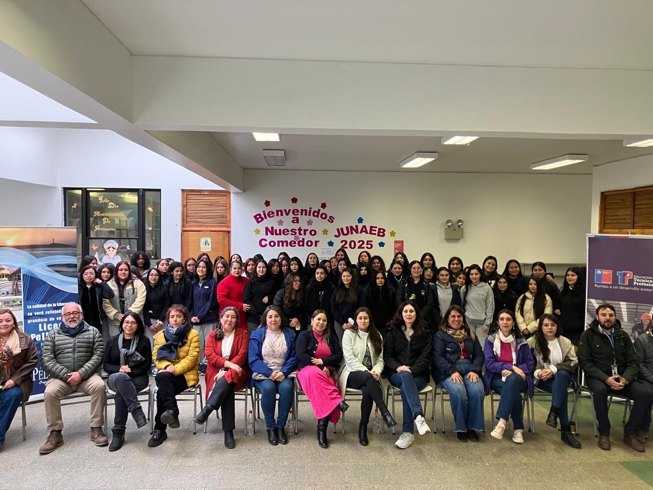 Mujeres, Ciencia y Tecnología en acción: Académicas de la UST Talca participan en conversatorio en Liceo de Pelluhue
