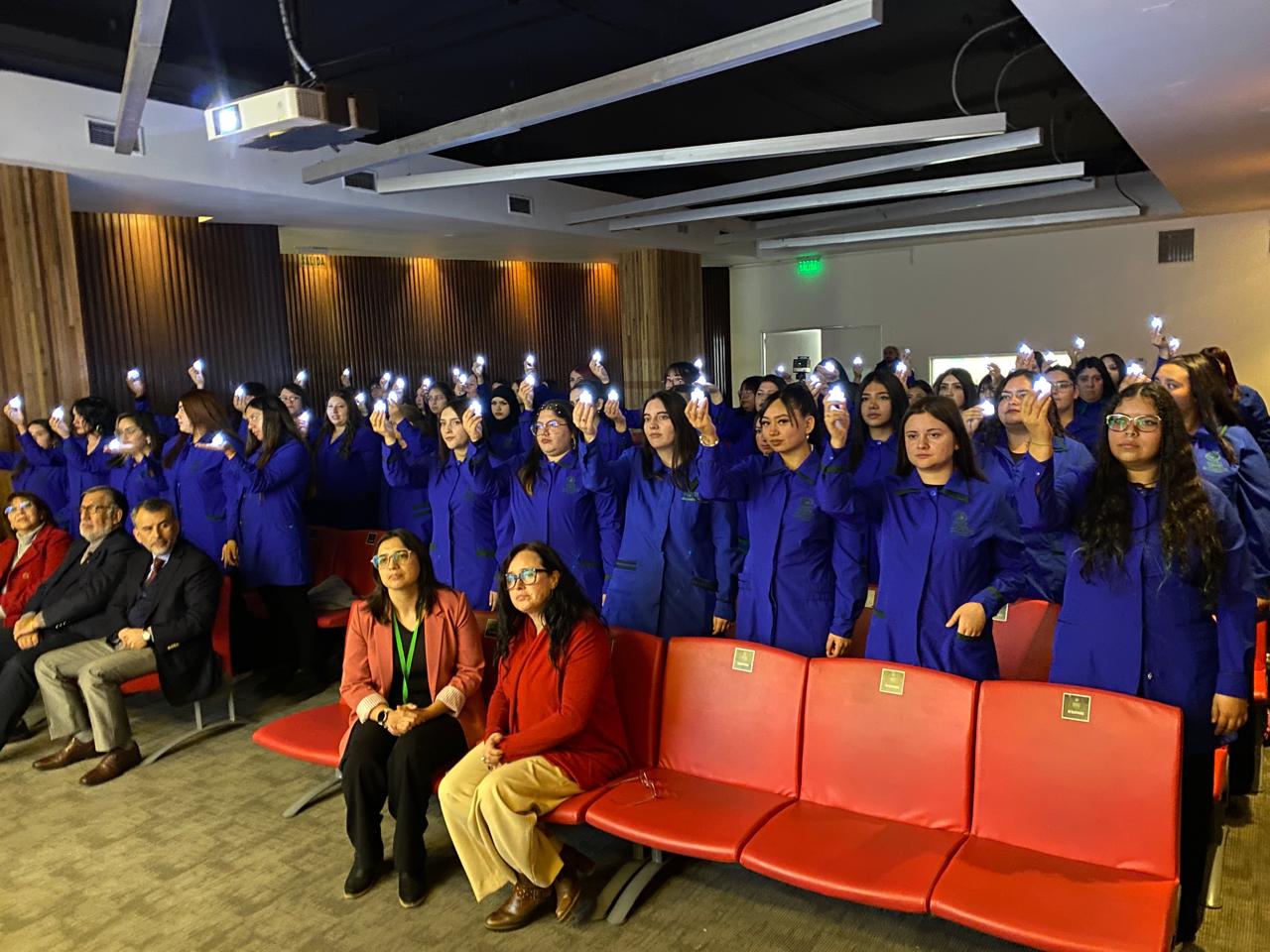 Sede Santiago Centro celebra las ceremonias de Investidura del Área de Educación del IP-CFT Santo Tomás