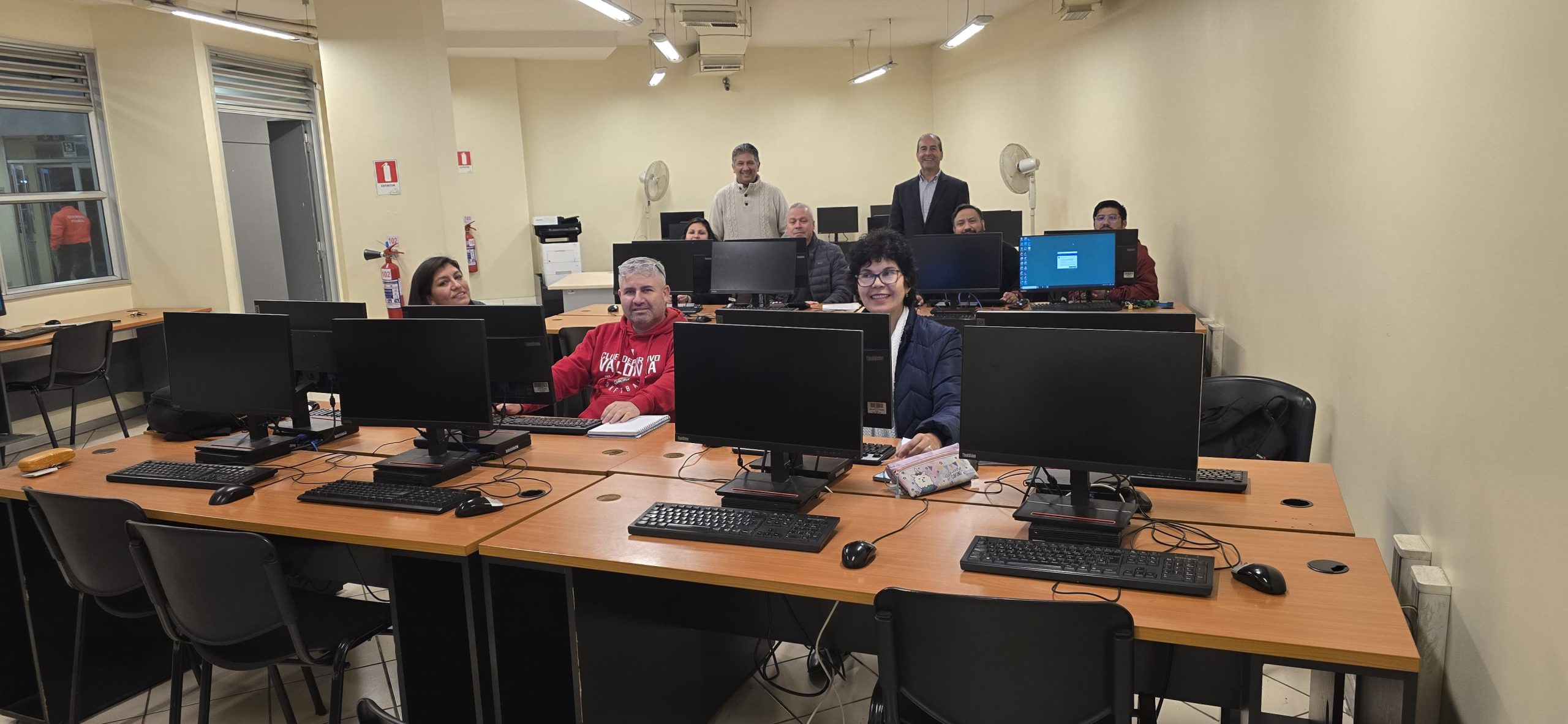 Docentes se capacitan en el uso de Inteligencia Artificial Generativa
