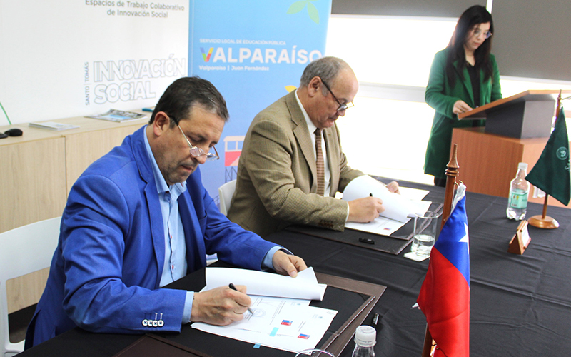 Santo Tomás Viña del Mar y SLEP Valparaíso firman convenio para el desarrollo de proyectos educativos