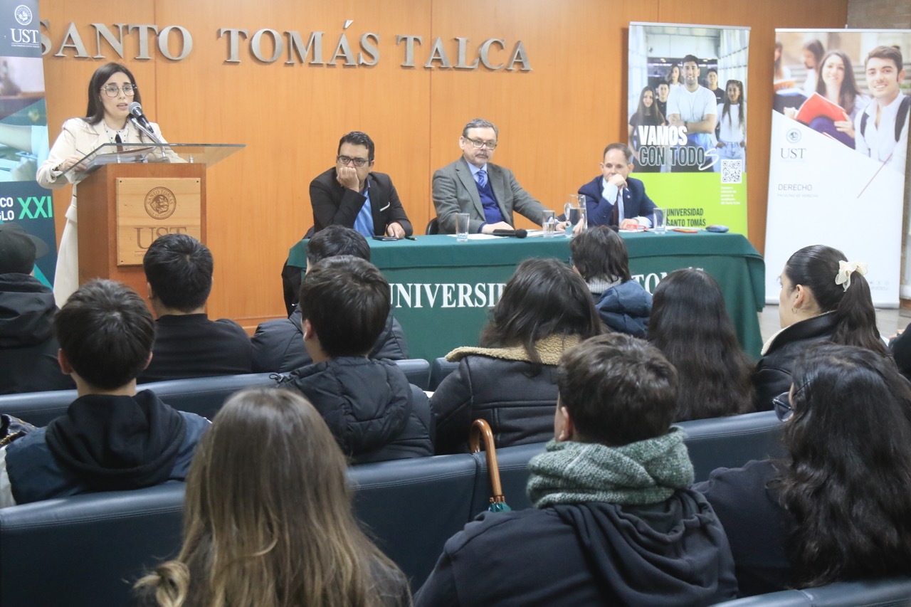 Especialistas analizan desafíos de la Ley de Garantías de la Niñez en seminario UST Talca