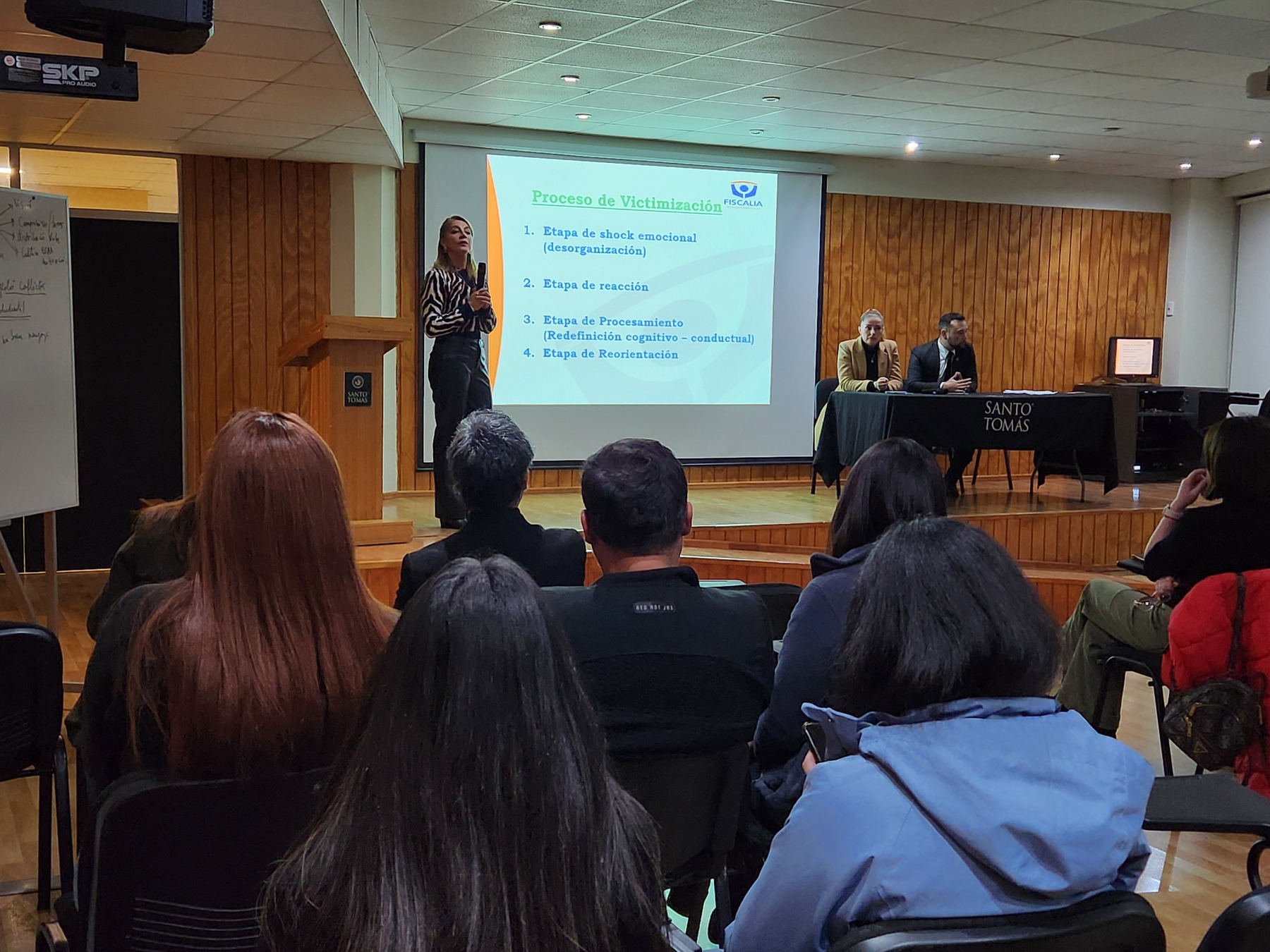 Derecho realizó conversatorio sobre delitos sexuales y ciber acoso para comunidad tomasina