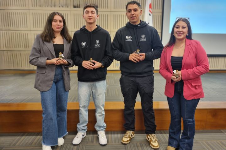 Estudiantes de Santo Tomás destacan en Encuentro Regional IP-CFT con proyecto que vincula tecnología y sustentabilidad