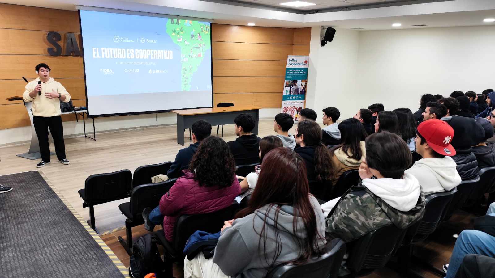 Tomasinos de IP-CFT La Serena son parte de charla sobre tecnología del Blockchain