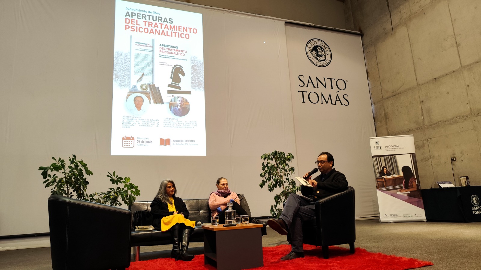 Carrera de Psicología es parte de lanzamiento de libro sobre psicoanálisis que reúne a profesionales de Europa y Latinoamérica