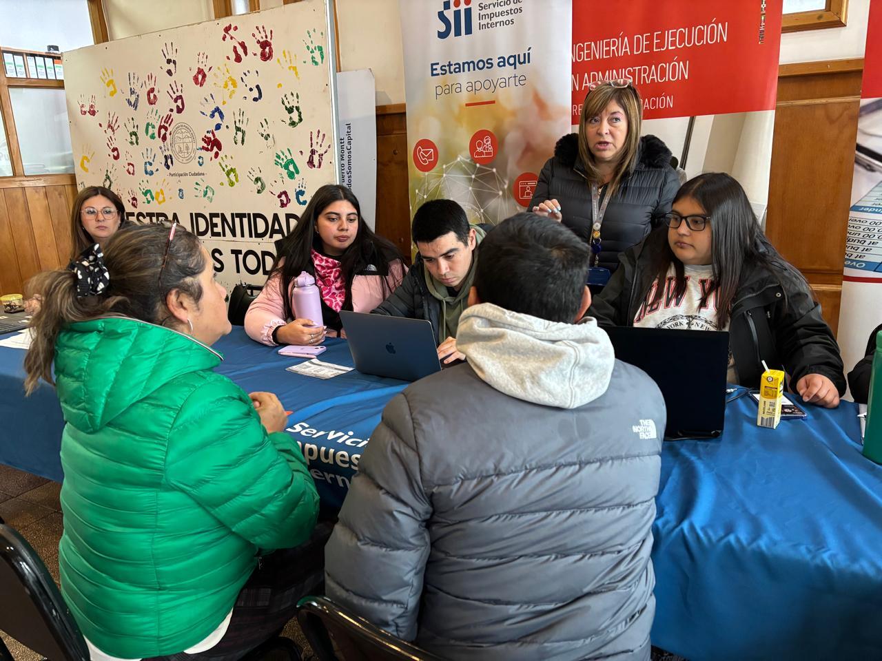 Operación Renta 2025: Estudiantes de Santo Tomás Puerto Montt realizaron 3.200 atenciones a contribuyentes