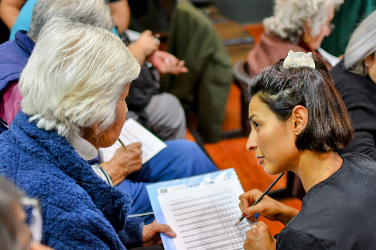Adultos mayores de la Región de Tarapacá desarrollan bienestar psicoemocional a través del canto