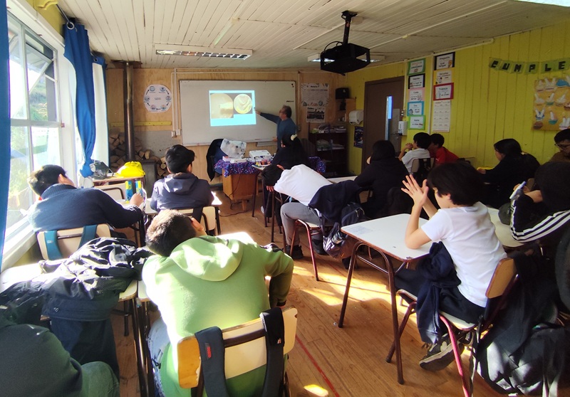 Vigilantes Ambientales UST Puerto Montt dictaron taller a alumnos de Escuela Básica de Pelluco