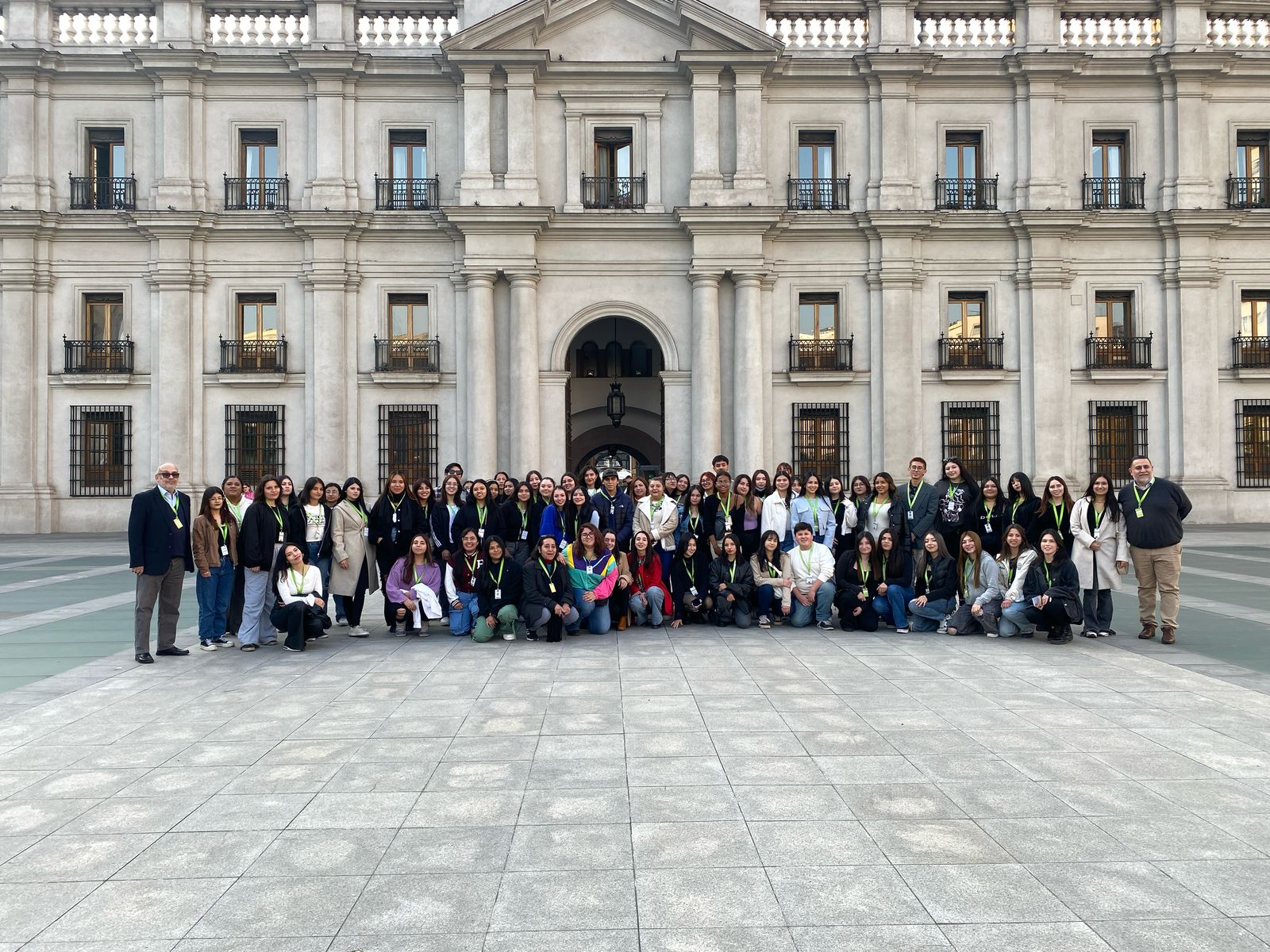 Tomasinos del área de Turismo de la Sede Santiago Centro participaron como guías en el Día de los Patrimonios 2025 en La Moneda