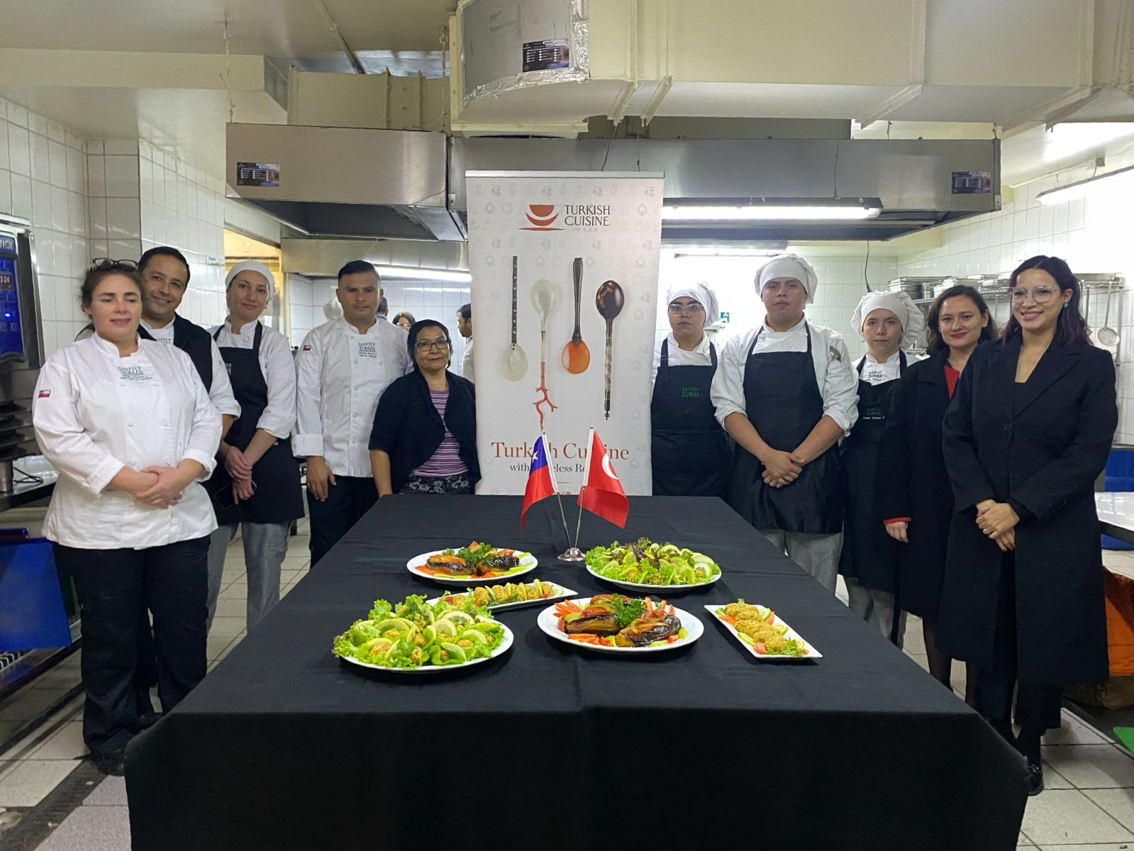 Estudiantes de Gastronomía de la sede Santiago Centro aprenden recetas tradicionales en la Semana de la Cocina Turca