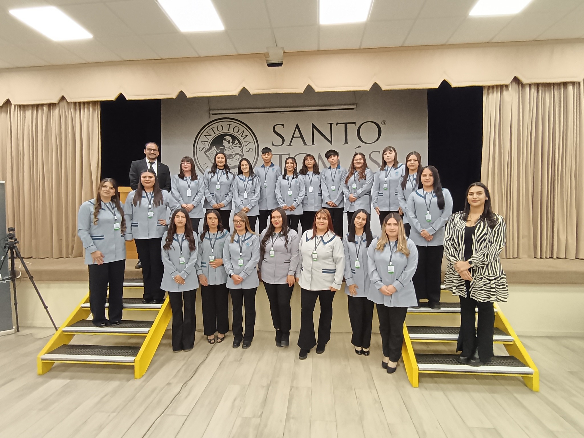 20 Estudiantes de la carrera de Técnico en Educación Especial de Santo Tomás Copiapó fueron Investidos