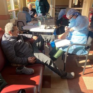 Estudiantes de Podología Clínica vivieron una experiencia transformadora atendiendo a personas mayores en Chépica