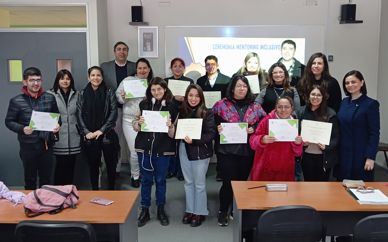 Centro de Aprendizaje destaca compromiso y perseverancia de participantes en el Programa de Mentoring Inclusivo de sede Viña del Mar