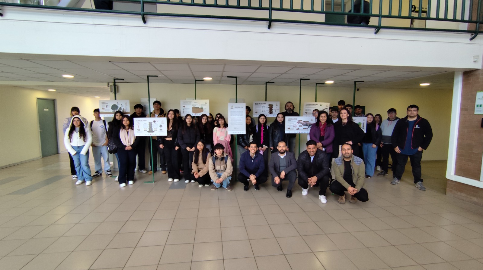 Proyecto InnovAcción de UST permite a estudiantes de La Serena plasmar sus trabajos en importante sitio arqueológico de la región