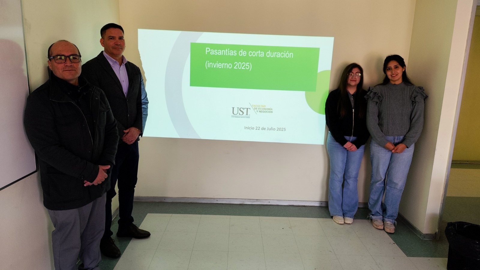 Ingeniería Comercial desarrolla programa que fortalece el área de investigación de sus estudiantes durante las vacaciones de invierno