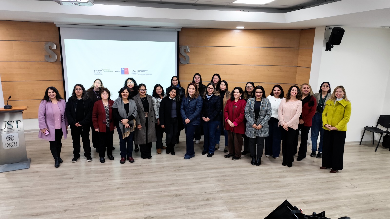 UST La Serena es sede del segundo encuentro macro zonal que impulsa la investigación con equidad de género en Santo Tomás