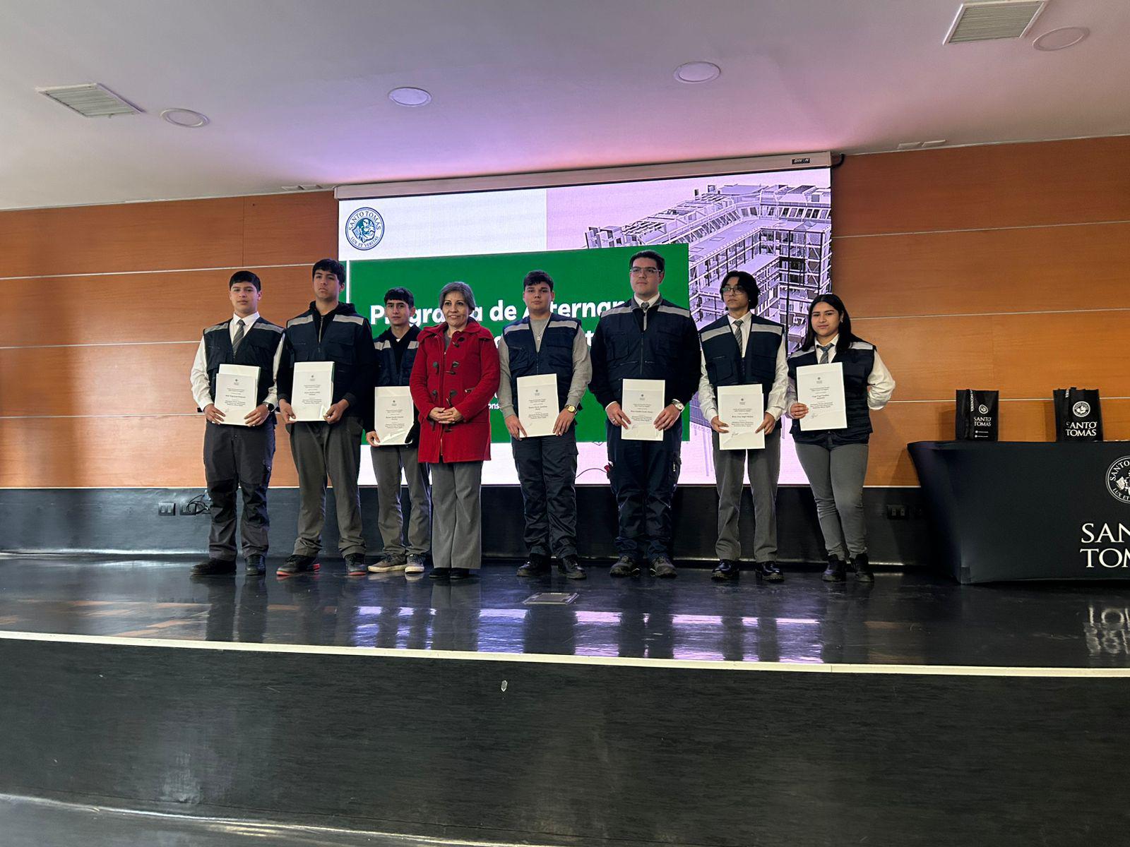 Estudiantes de Monte Águila concluyen programa de alternancia en Santo Tomás Los Ángeles