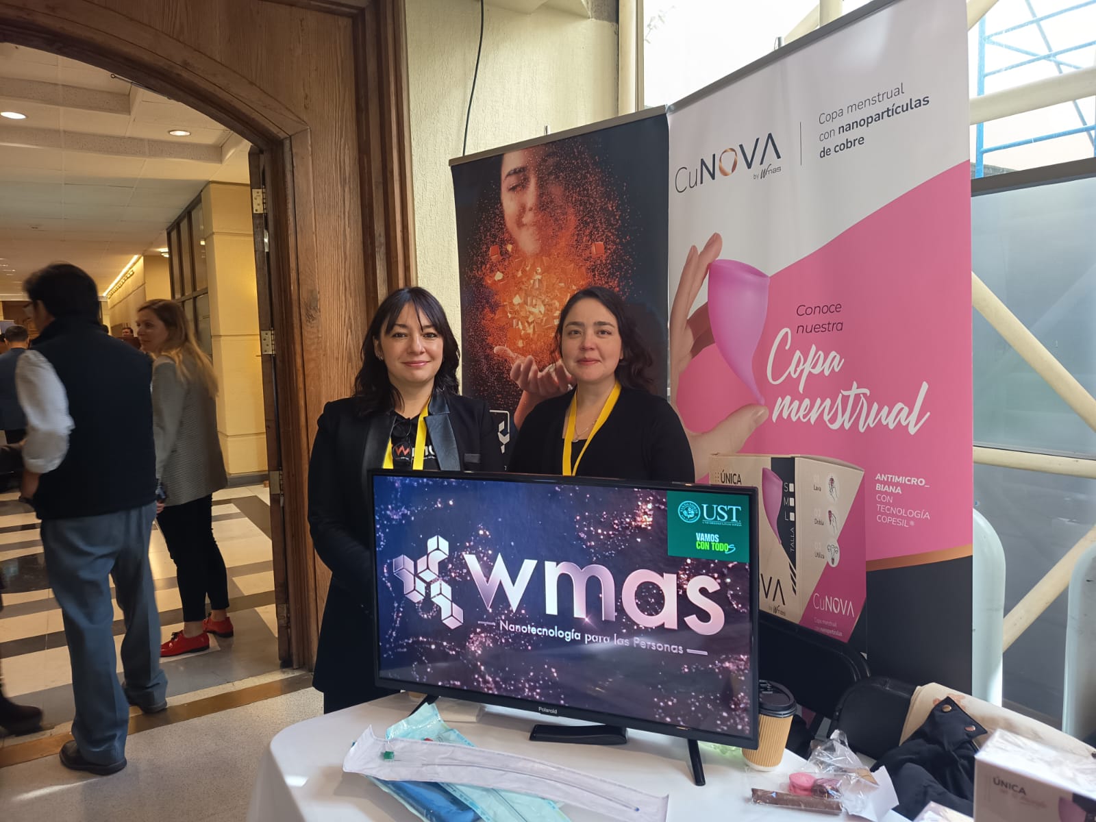 Académicas de Enfermería UST presentan dispositivo médico antimicrobiano en Startup Day de Congreso Nacional