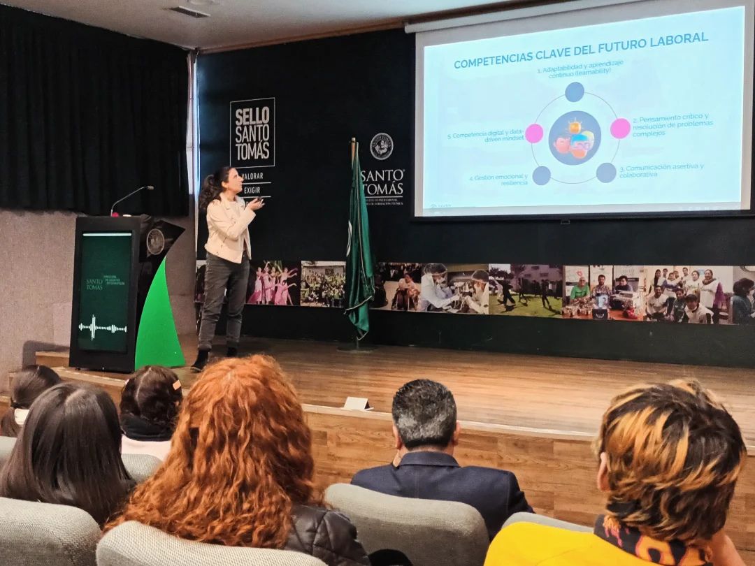 Estudiantes y Egresados de Santo Tomás Concepción participaron en taller de Coaching de Inserción Laboral 2025