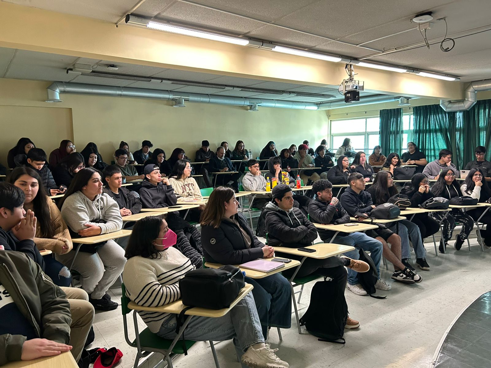 SII acerca la práctica tributaria a estudiantes de la UST con charla sobre el “Ciclo de Vida del Contribuyente”
