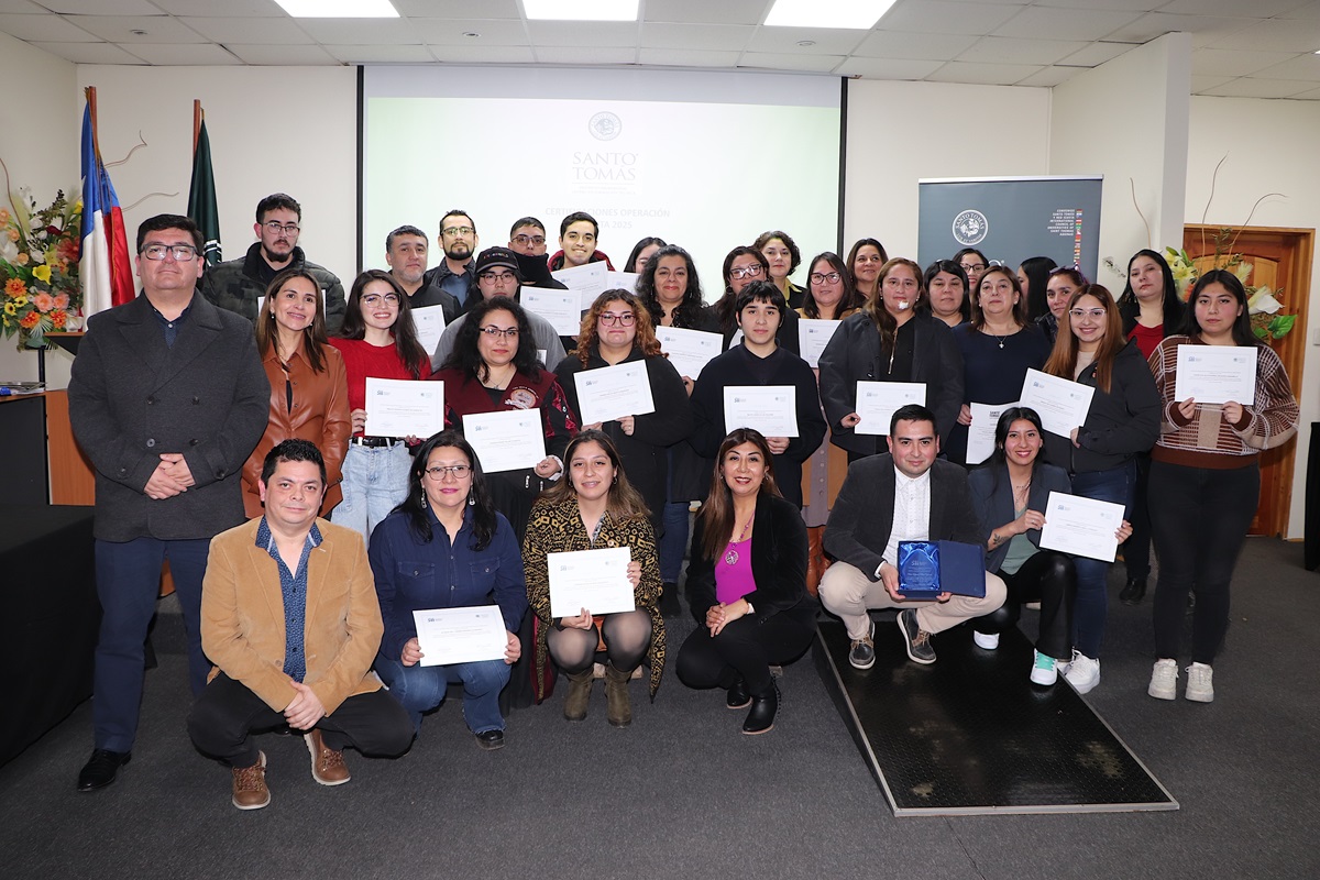 Servicio de Impuestos Internos certificó a alumnos del Área Administración IP-CFT por apoyo a la comunidad en Operación Renta 2025