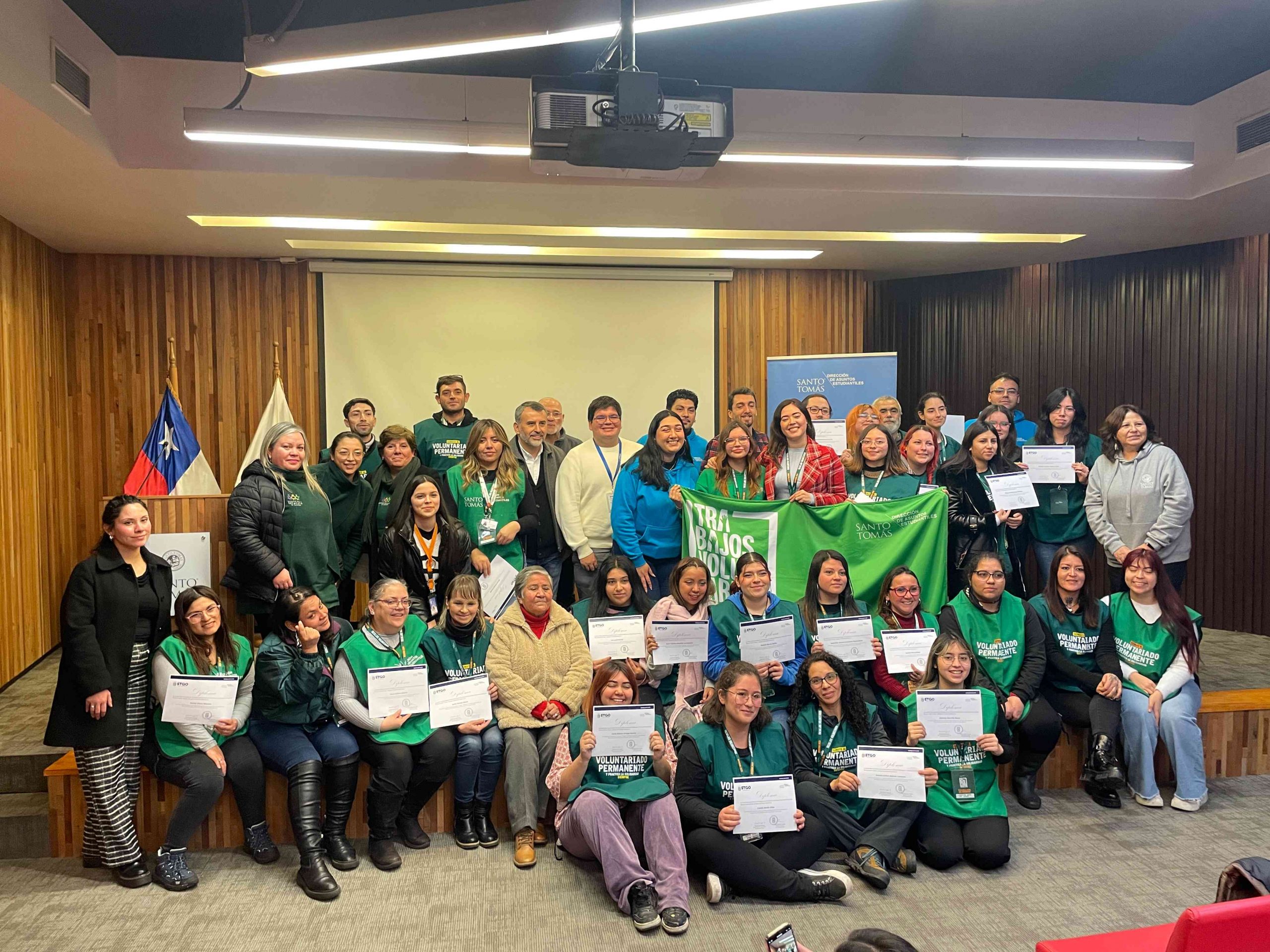 Estudiantes tomasinos protagonizan los Trabajos Voluntarios de Invierno Santiago 2025 con alto compromiso y sentido social