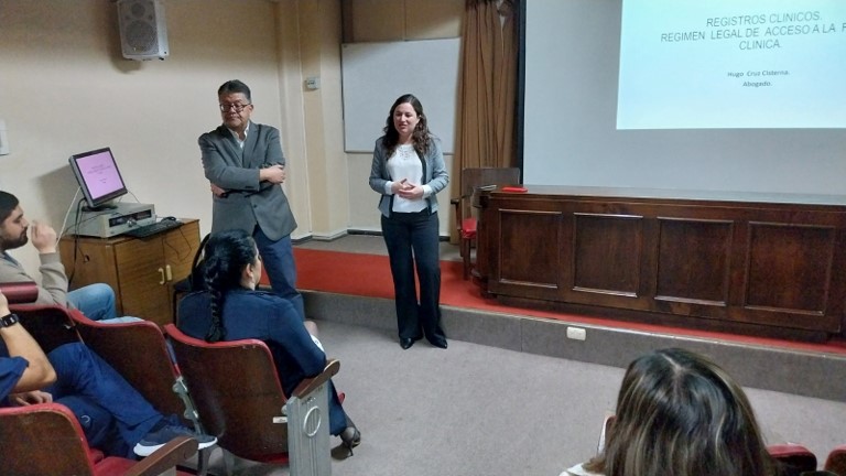 ACADÉMICO DE ENFERMERÍA UST VIÑA DEL MAR REALIZÓ CHARLA SOBRE REGISTROS CLÍNICOS Y SUS ASPECTOS LEGALES EN EL HOSPITAL EDUARDO PEREIRA DE VALPARAÍSO