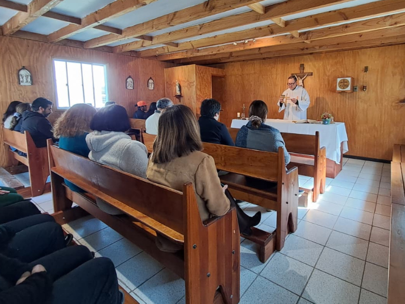 Comunidad Tomasina de Puente Alto se une en oración por Cynthia Castro y Miguel Ángel Aguilar