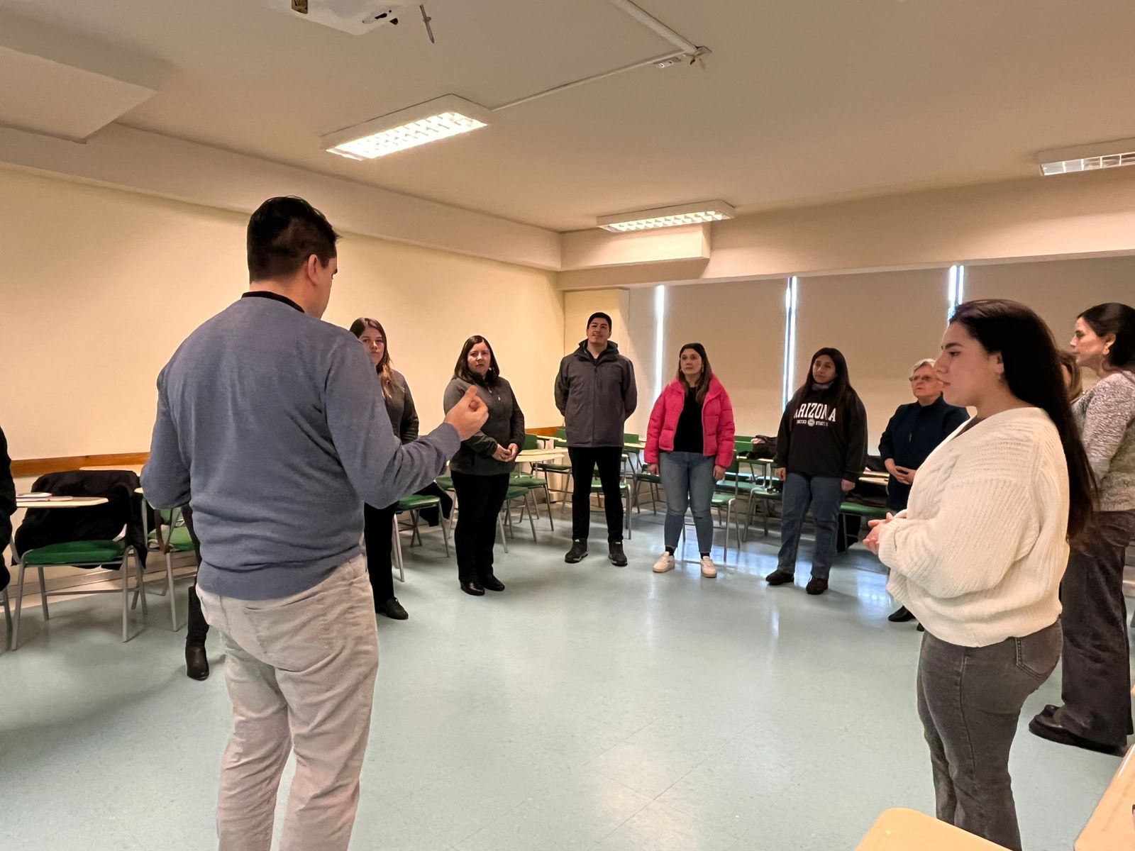 Profesionales de la APS fortalecen competencias en salud mental en jornada formativa organizada por UST Los Ángeles