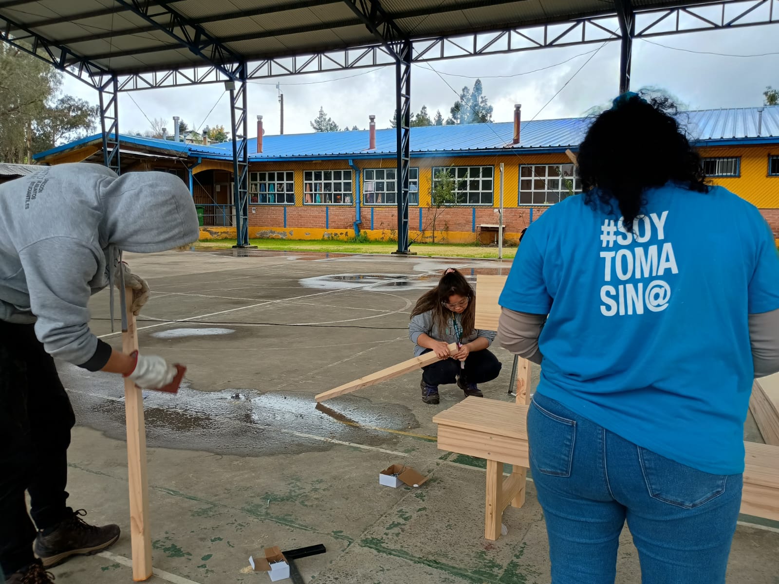 Estudiantes de Santo Tomás transforman viviendas y fortalecen comunidades rurales en Portezuelo
