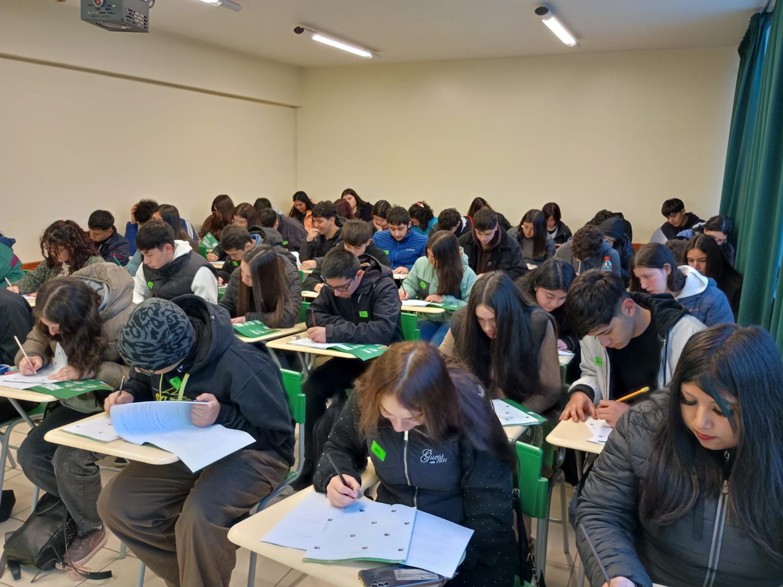 Más de mil estudiantes confían en Santo Tomás para prepararse rumbo a la PAES 2025