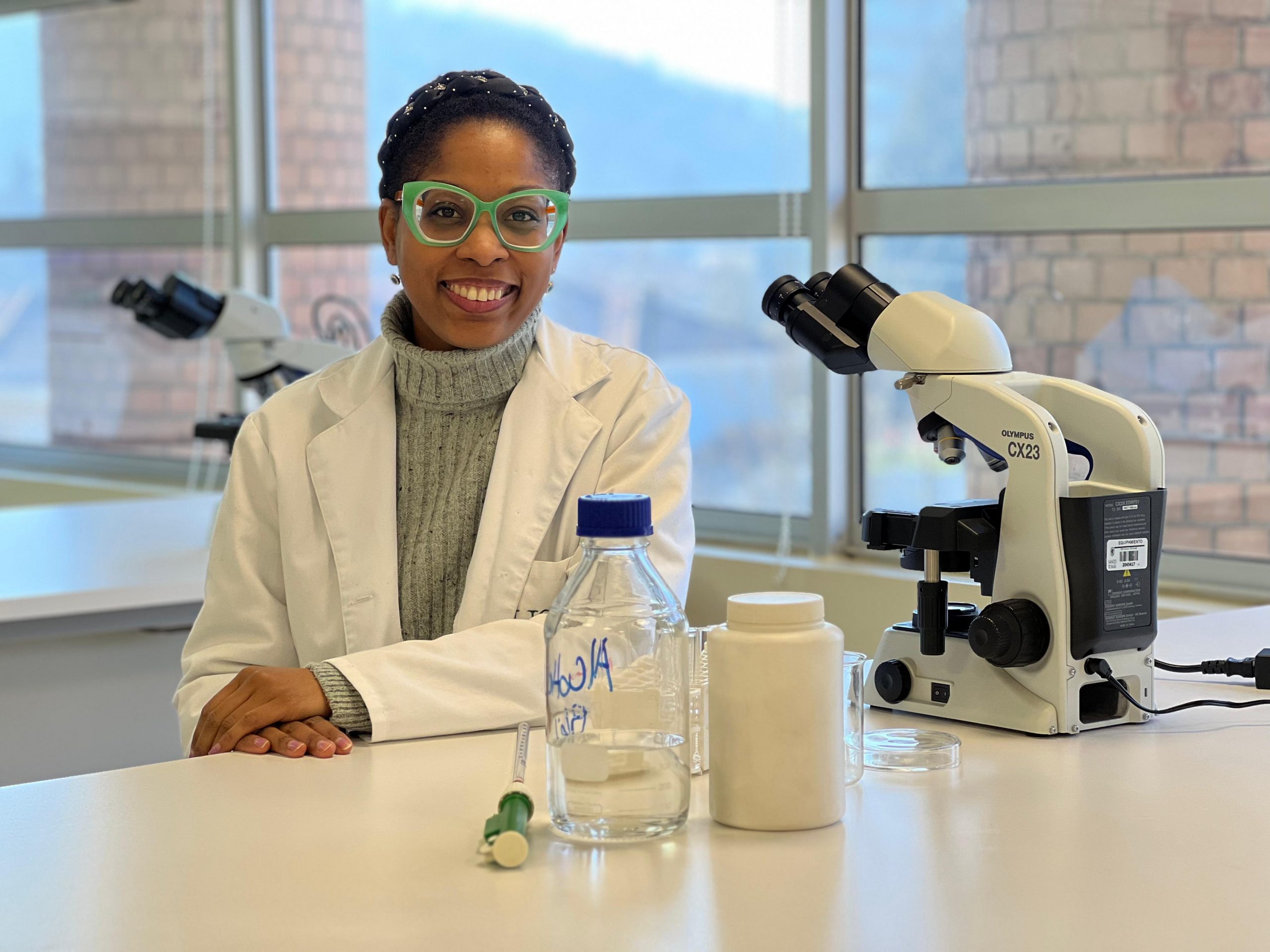 nvestigadora de la Universidad Santo Tomás Temuco avanza en desarrollo de nuevo biofármaco contra la leucemia
